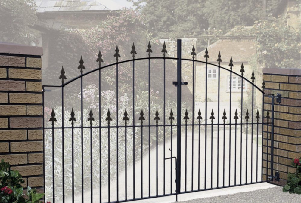Saxon Spear Top Metal Driveway Gate Arched to 1245mm High