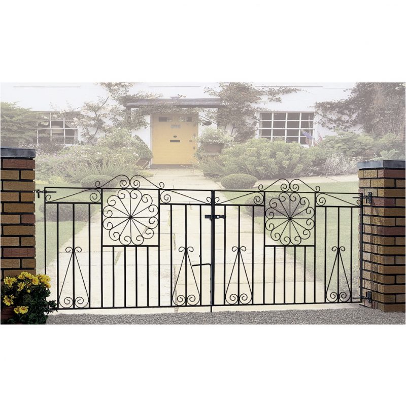 Edinburgh scroll metal driveway garden gate